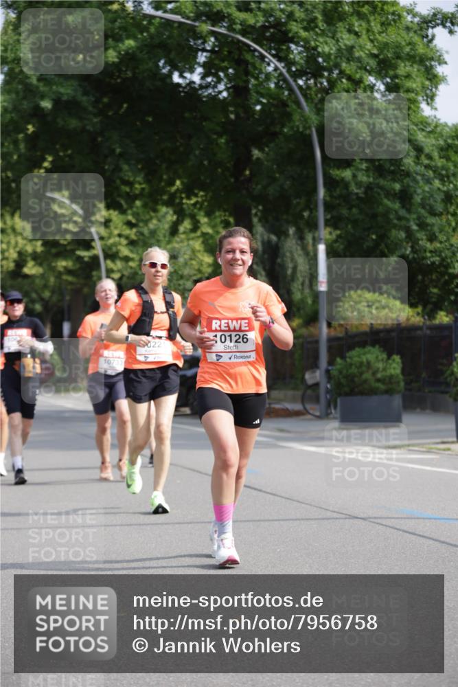 15.06.2025 - REWE Women's Run Jannik Wohlers http://msf.ph/oto/7956758 15.06.2025 08:52:08 Laufen 10733, 0126 meine-sportfotos.de
