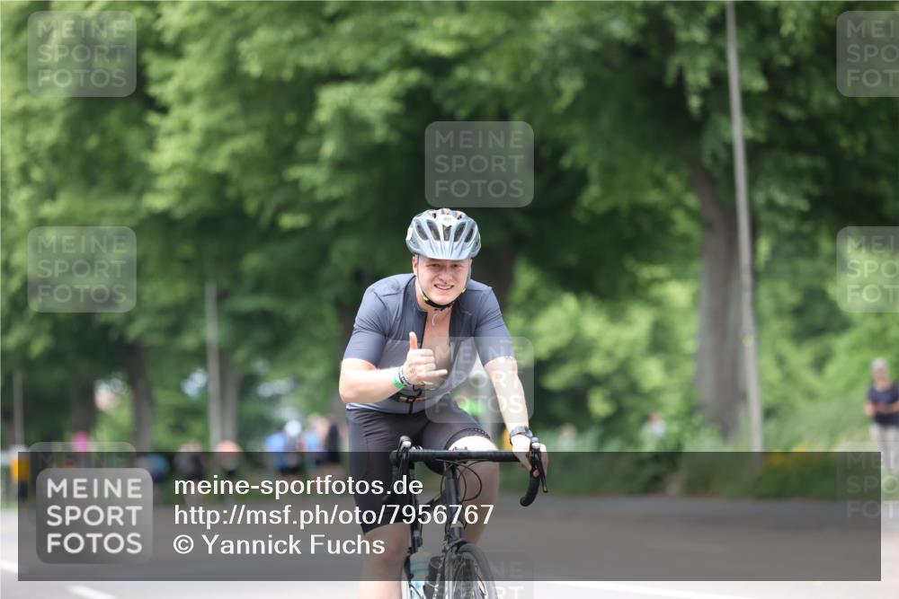 15.06.2025 - 7 Türme Triathlon Yannick Fuchs http://msf.ph/oto/7956767 15.06.2025 13:41:08 Radfahren 415, 572, 984 meine-sportfotos.de