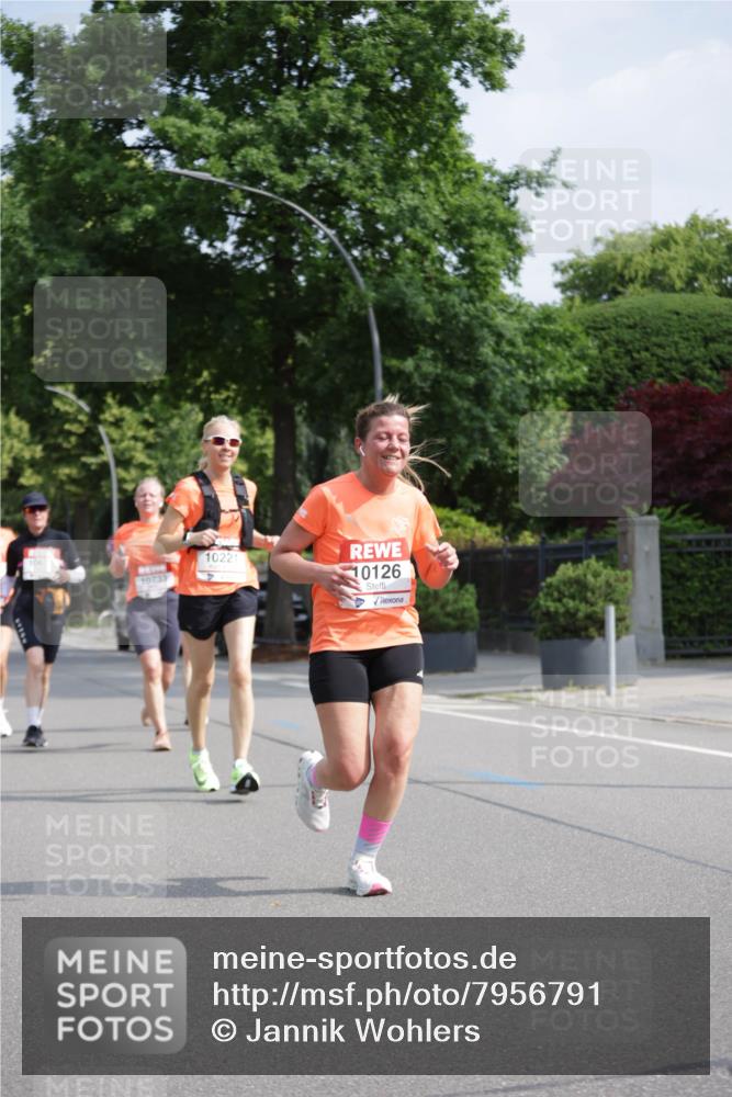 15.06.2025 - REWE Women's Run Jannik Wohlers http://msf.ph/oto/7956791 15.06.2025 08:52:08 Laufen 10221, 10733, 10126 meine-sportfotos.de