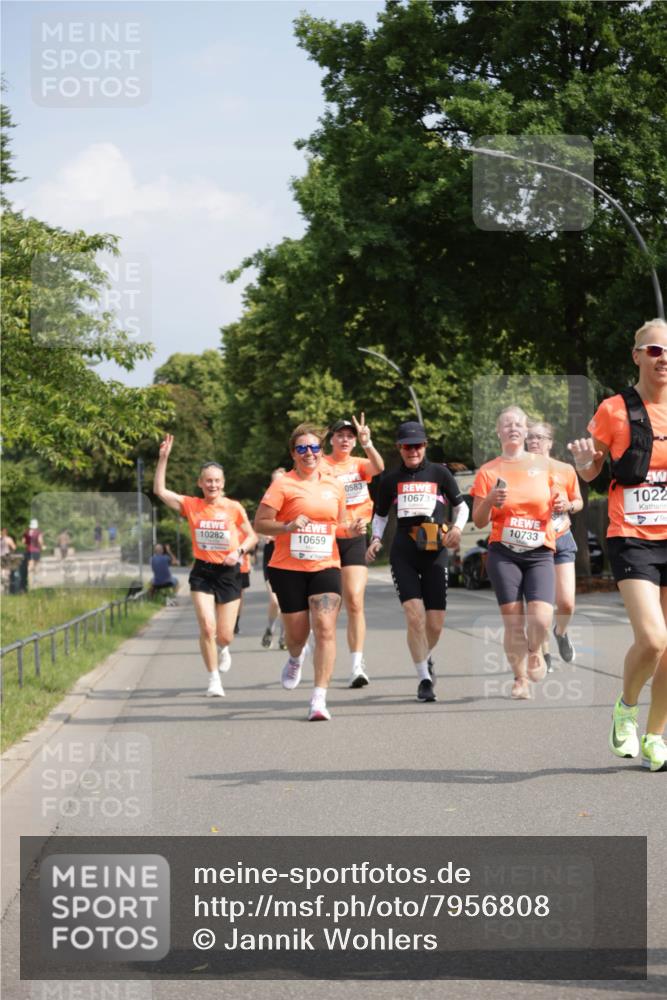 15.06.2025 - REWE Women's Run Jannik Wohlers http://msf.ph/oto/7956808 15.06.2025 08:52:09 Laufen 10282, 10659, 0583, 10673, 10733, 1022 meine-sportfotos.de