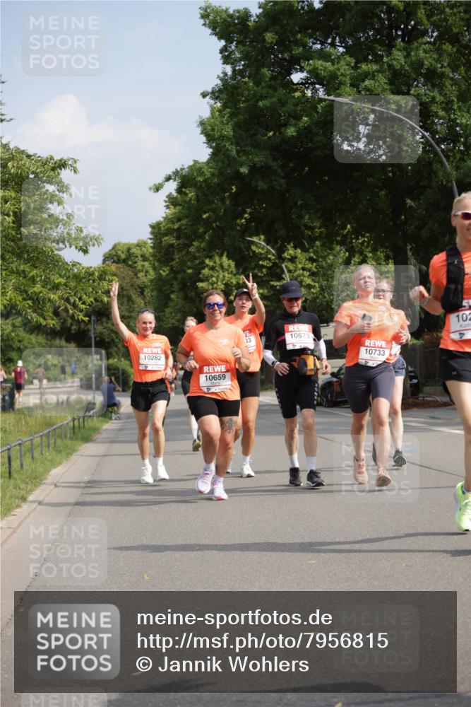 15.06.2025 - REWE Women's Run Jannik Wohlers http://msf.ph/oto/7956815 15.06.2025 08:52:09 Laufen 10282, 10659, 102, 10673, 9, 10733 meine-sportfotos.de