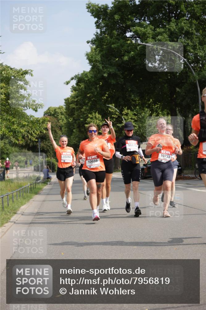 15.06.2025 - REWE Women's Run Jannik Wohlers http://msf.ph/oto/7956819 15.06.2025 08:52:10 Laufen 10673, 10282, 1066, 10659, 10733 meine-sportfotos.de
