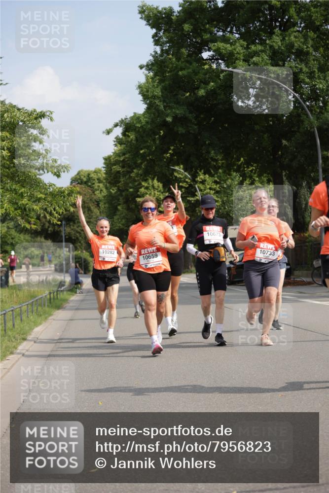 15.06.2025 - REWE Women's Run Jannik Wohlers http://msf.ph/oto/7956823 15.06.2025 08:52:10 Laufen 10282, 10659, 10733 meine-sportfotos.de