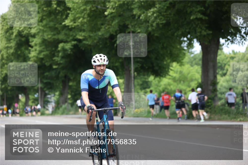 15.06.2025 - 7 Türme Triathlon Yannick Fuchs http://msf.ph/oto/7956835 15.06.2025 13:41:18 Radfahren 589 meine-sportfotos.de