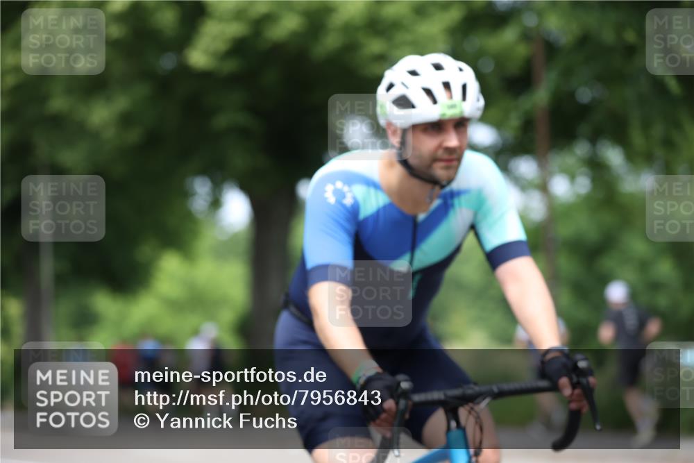 15.06.2025 - 7 Türme Triathlon Yannick Fuchs http://msf.ph/oto/7956843 15.06.2025 13:41:19 Radfahren 589 meine-sportfotos.de