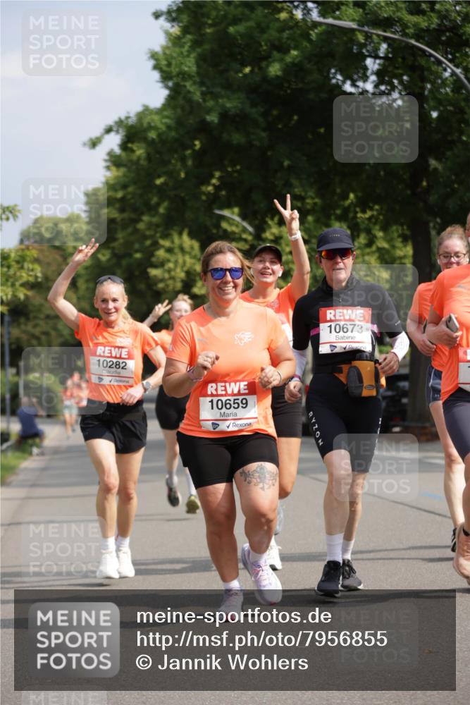 15.06.2025 - REWE Women's Run Jannik Wohlers http://msf.ph/oto/7956855 15.06.2025 08:52:10 Laufen 10282, 10659, 10673 meine-sportfotos.de