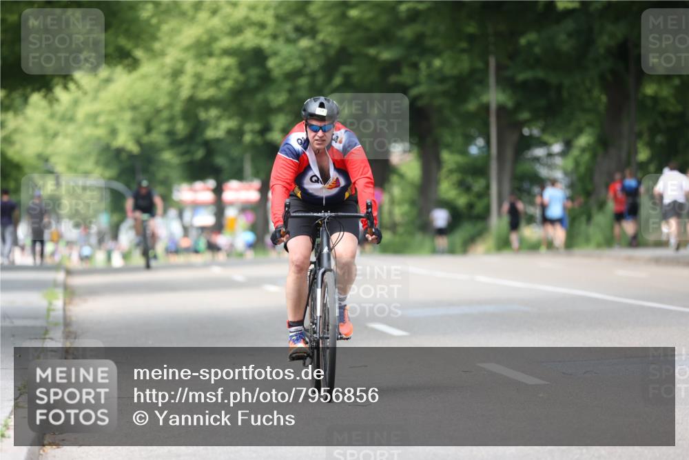 15.06.2025 - 7 Türme Triathlon Yannick Fuchs http://msf.ph/oto/7956856 15.06.2025 13:41:31 Radfahren 704, 1101 meine-sportfotos.de