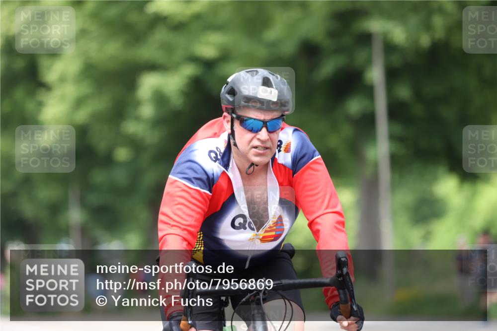 15.06.2025 - 7 Türme Triathlon Yannick Fuchs http://msf.ph/oto/7956869 15.06.2025 13:41:32 Radfahren 704, 1101 meine-sportfotos.de