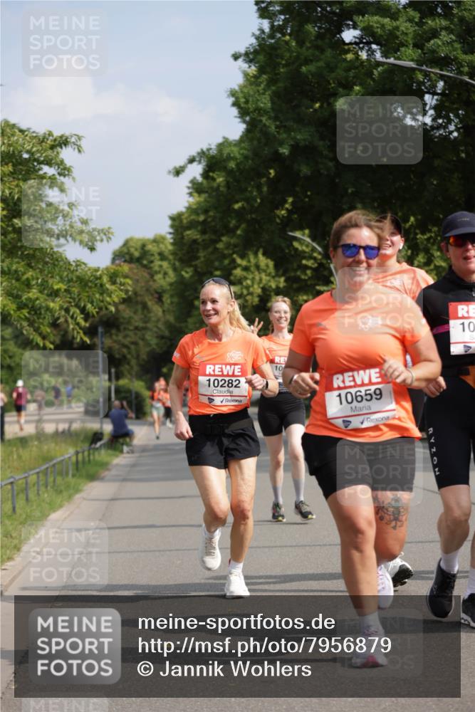 15.06.2025 - REWE Women's Run Jannik Wohlers http://msf.ph/oto/7956879 15.06.2025 08:52:11 Laufen 10282, 10, 10659, 10 meine-sportfotos.de