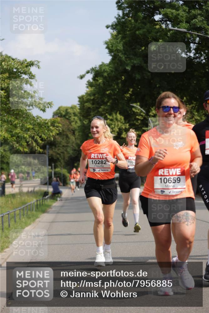15.06.2025 - REWE Women's Run Jannik Wohlers http://msf.ph/oto/7956885 15.06.2025 08:52:11 Laufen 10282, 1066, 10659 meine-sportfotos.de