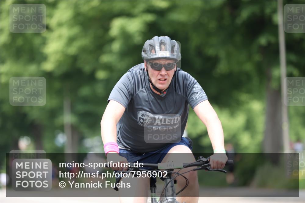 15.06.2025 - 7 Türme Triathlon Yannick Fuchs http://msf.ph/oto/7956902 15.06.2025 13:41:38 Radfahren 1101 meine-sportfotos.de