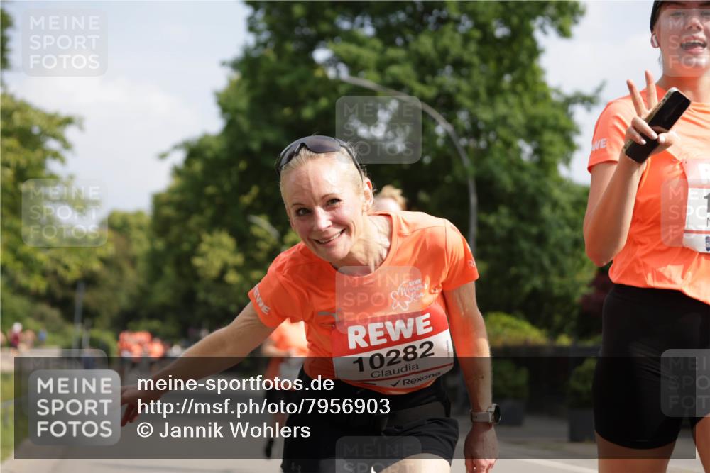 15.06.2025 - REWE Women's Run Jannik Wohlers http://msf.ph/oto/7956903 15.06.2025 08:52:13 Laufen 10282 meine-sportfotos.de