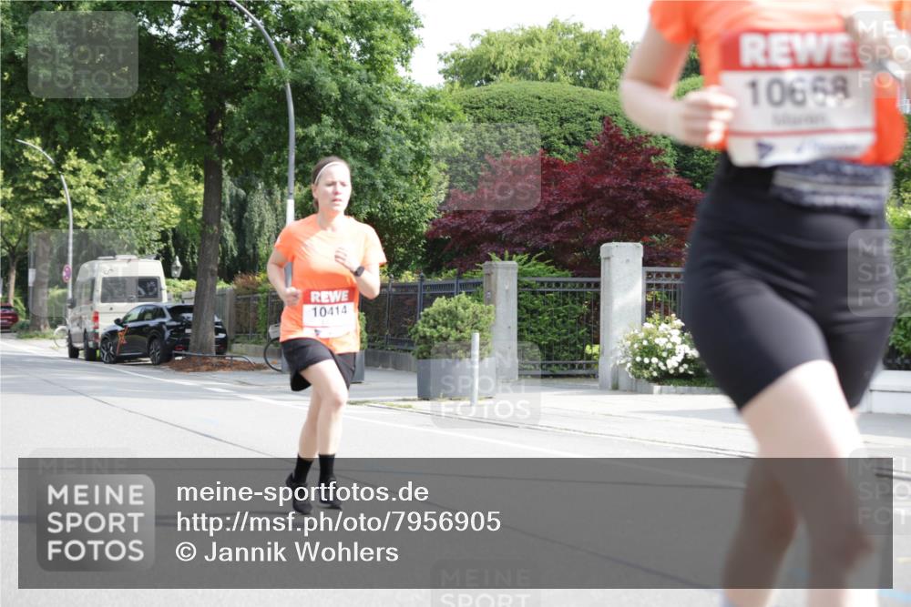 15.06.2025 - REWE Women's Run Jannik Wohlers http://msf.ph/oto/7956905 15.06.2025 08:52:14 Laufen 10414, 10658 meine-sportfotos.de