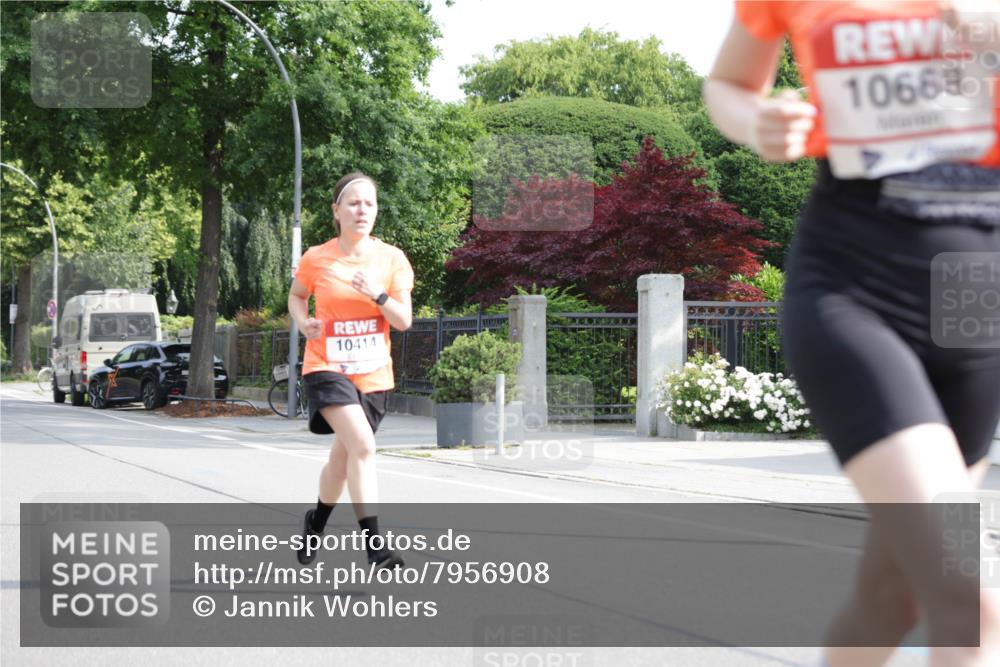 15.06.2025 - REWE Women's Run Jannik Wohlers http://msf.ph/oto/7956908 15.06.2025 08:52:14 Laufen 10414, 10668 meine-sportfotos.de