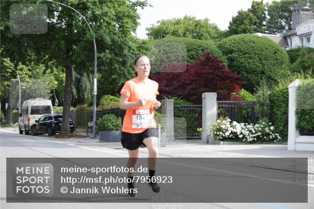 15.06.2025 - REWE Women's Run Jannik Wohlers http://msf.ph/oto/7956923 15.06.2025 08:52:15 Laufen 10414 meine-sportfotos.de