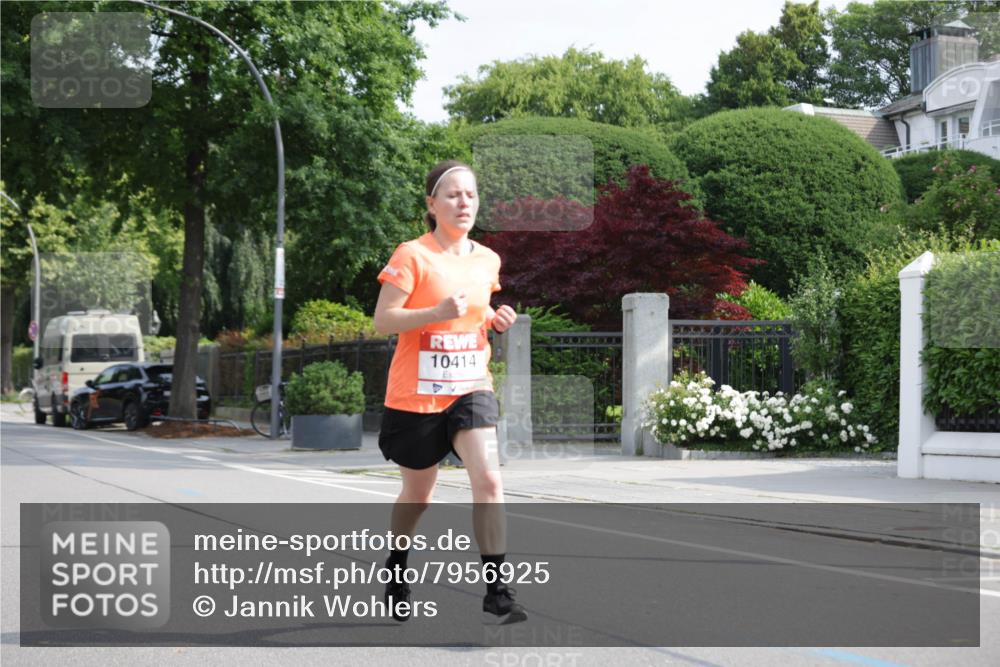 15.06.2025 - REWE Women's Run Jannik Wohlers http://msf.ph/oto/7956925 15.06.2025 08:52:15 Laufen 10414 meine-sportfotos.de