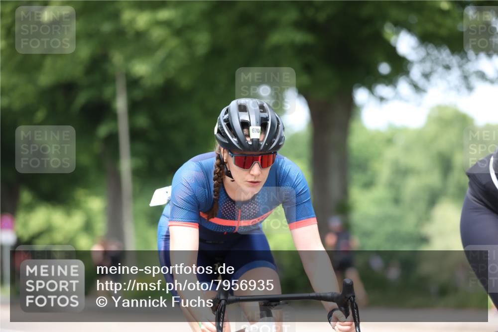 15.06.2025 - 7 Türme Triathlon Yannick Fuchs http://msf.ph/oto/7956935 15.06.2025 13:41:58 Radfahren 670, 921 meine-sportfotos.de