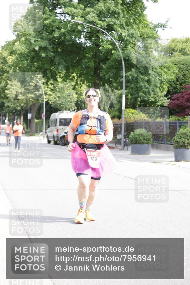 15.06.2025 - REWE Women's Run Jannik Wohlers http://msf.ph/oto/7956941 15.06.2025 09:14:18 Laufen 029 meine-sportfotos.de