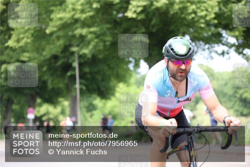 15.06.2025 - 7 Türme Triathlon Yannick Fuchs http://msf.ph/oto/7956965 15.06.2025 13:42:01 Radfahren 199, 670, 921 meine-sportfotos.de