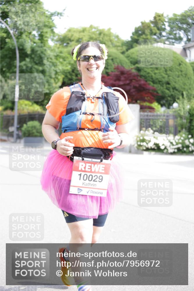 15.06.2025 - REWE Women's Run Jannik Wohlers http://msf.ph/oto/7956972 15.06.2025 09:14:20 Laufen 10029 meine-sportfotos.de