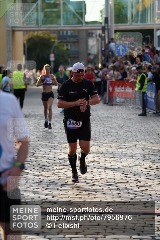 13.06.2025 - Holstenköstenlauf Felixshl http://msf.ph/oto/7956976 13.06.2025 19:47:48 Laufen 2207, 2377, 2485, 2604, 2650 meine-sportfotos.de