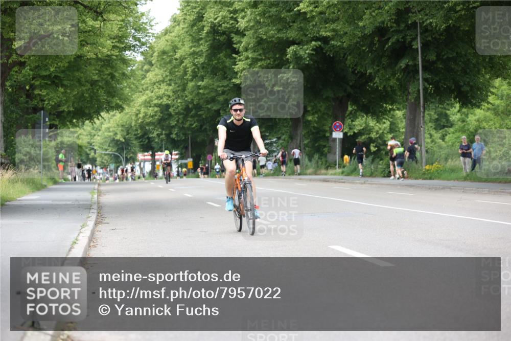 15.06.2025 - 7 Türme Triathlon Yannick Fuchs http://msf.ph/oto/7957022 15.06.2025 13:42:26 Radfahren 320 meine-sportfotos.de