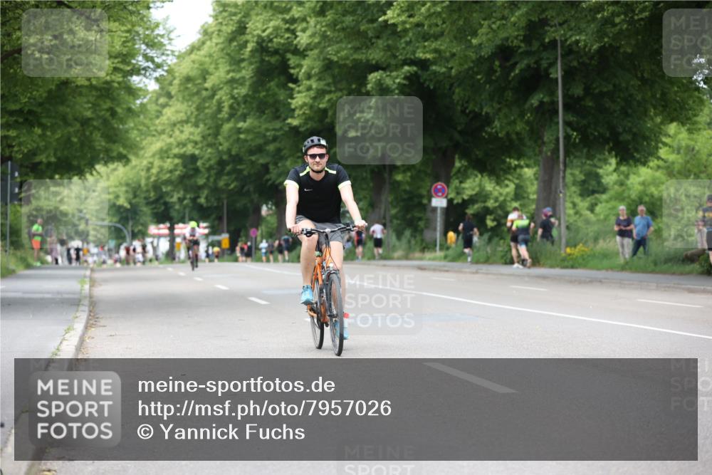 15.06.2025 - 7 Türme Triathlon Yannick Fuchs http://msf.ph/oto/7957026 15.06.2025 13:42:26 Radfahren 320 meine-sportfotos.de