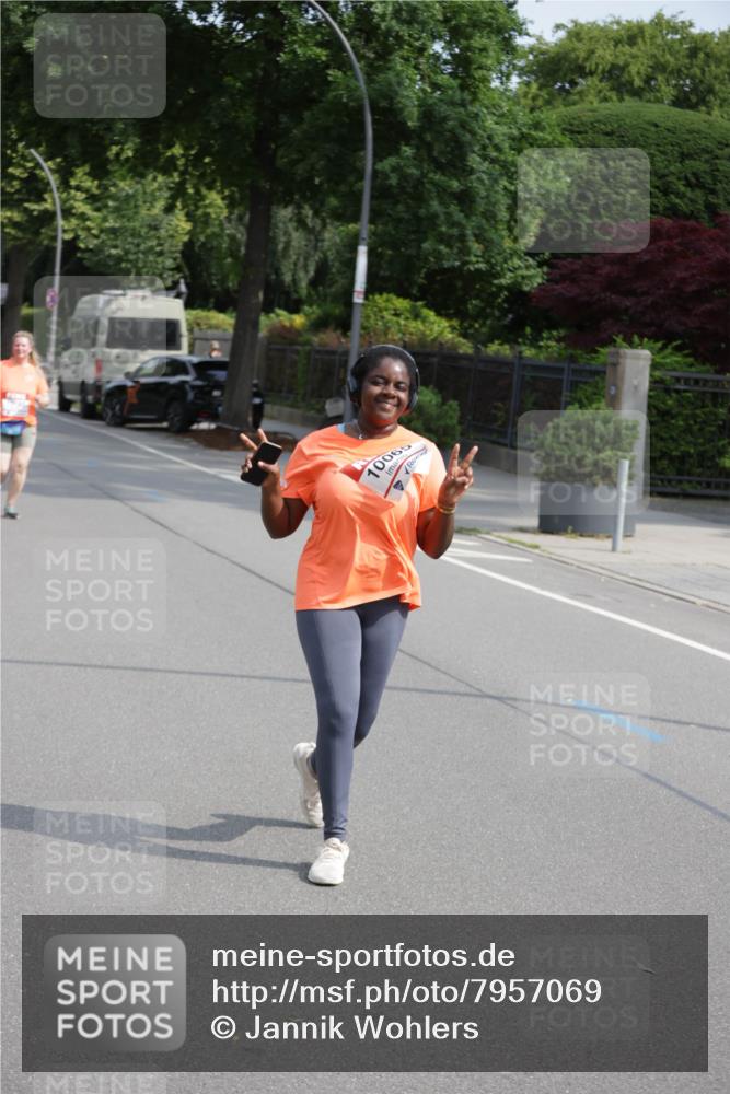 15.06.2025 - REWE Women's Run Jannik Wohlers http://msf.ph/oto/7957069 15.06.2025 09:14:29 Laufen 10065 meine-sportfotos.de