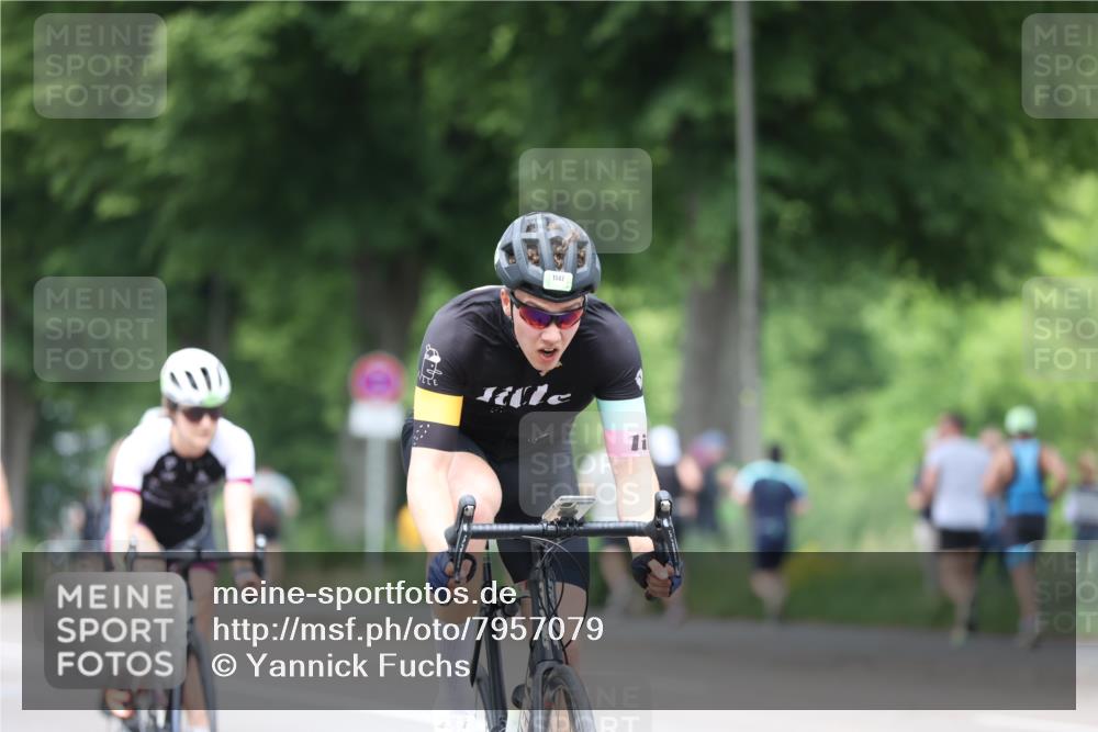 15.06.2025 - 7 Türme Triathlon Yannick Fuchs http://msf.ph/oto/7957079 15.06.2025 13:42:37 Radfahren 675, 1065, 1147 meine-sportfotos.de