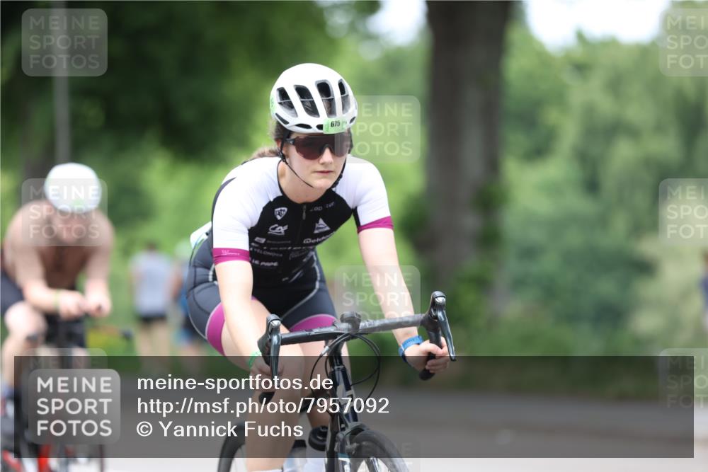 15.06.2025 - 7 Türme Triathlon Yannick Fuchs http://msf.ph/oto/7957092 15.06.2025 13:42:37 Radfahren 675, 1065, 1147 meine-sportfotos.de