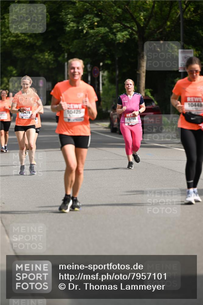 15.06.2025 - REWE Women's Run Dr. Thomas Lammeyer http://msf.ph/oto/7957101 15.06.2025 09:47:20 Laufen 0540, 10478, 10425, 10758, 10448 meine-sportfotos.de