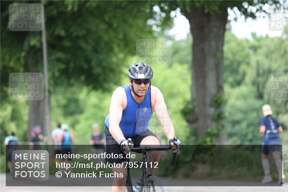 15.06.2025 - 7 Türme Triathlon Yannick Fuchs http://msf.ph/oto/7957112 15.06.2025 13:42:39 Radfahren 675, 1065, 1147 meine-sportfotos.de