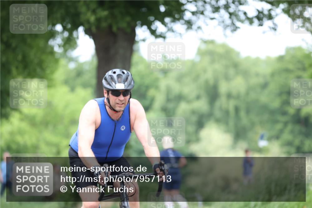15.06.2025 - 7 Türme Triathlon Yannick Fuchs http://msf.ph/oto/7957113 15.06.2025 13:42:39 Radfahren 675, 1065, 1147 meine-sportfotos.de