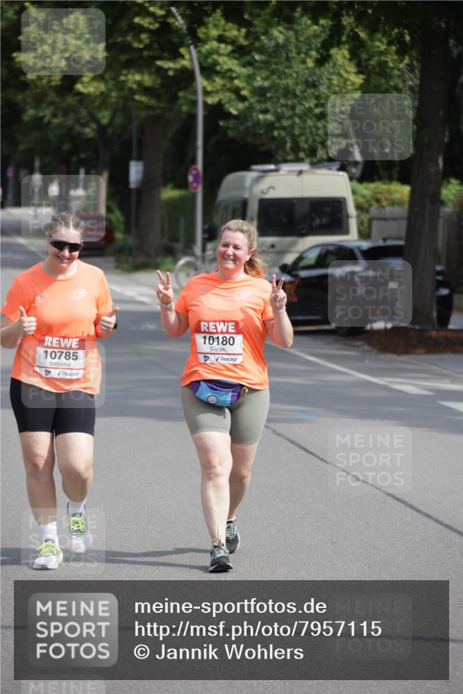 15.06.2025 - REWE Women's Run Jannik Wohlers http://msf.ph/oto/7957115 15.06.2025 09:14:32 Laufen 10785, 10180 meine-sportfotos.de