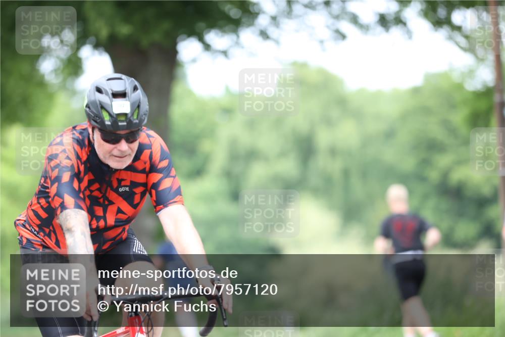 15.06.2025 - 7 Türme Triathlon Yannick Fuchs http://msf.ph/oto/7957120 15.06.2025 13:42:40 Radfahren 675, 1065 meine-sportfotos.de