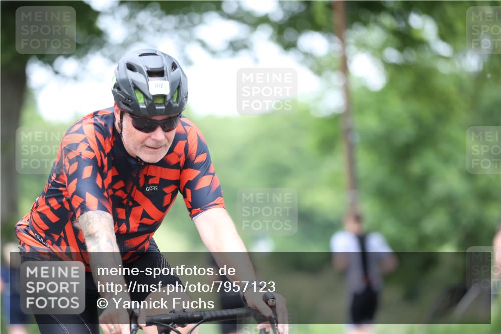 15.06.2025 - 7 Türme Triathlon Yannick Fuchs http://msf.ph/oto/7957123 15.06.2025 13:42:40 Radfahren 675, 1065 meine-sportfotos.de