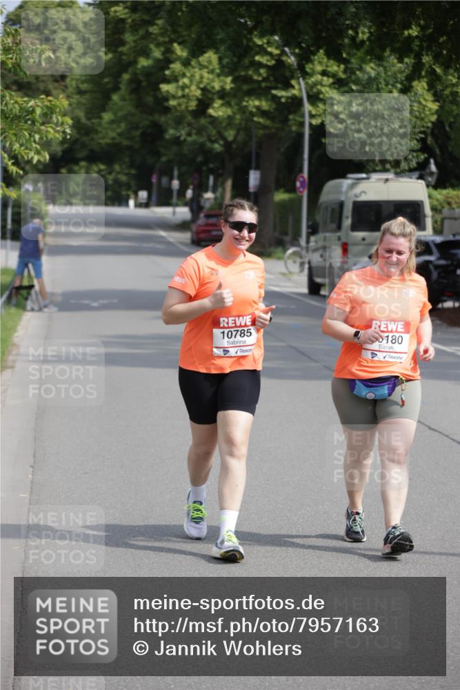 15.06.2025 - REWE Women's Run Jannik Wohlers http://msf.ph/oto/7957163 15.06.2025 09:14:33 Laufen 10785, 180, 4 meine-sportfotos.de