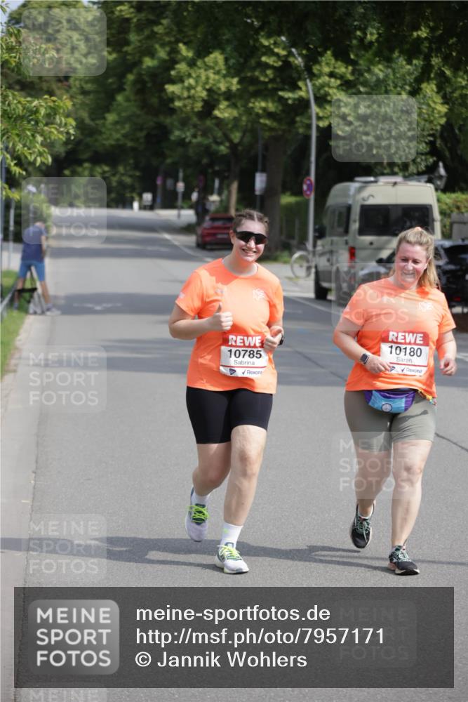 15.06.2025 - REWE Women's Run Jannik Wohlers http://msf.ph/oto/7957171 15.06.2025 09:14:33 Laufen 10785, 10180 meine-sportfotos.de