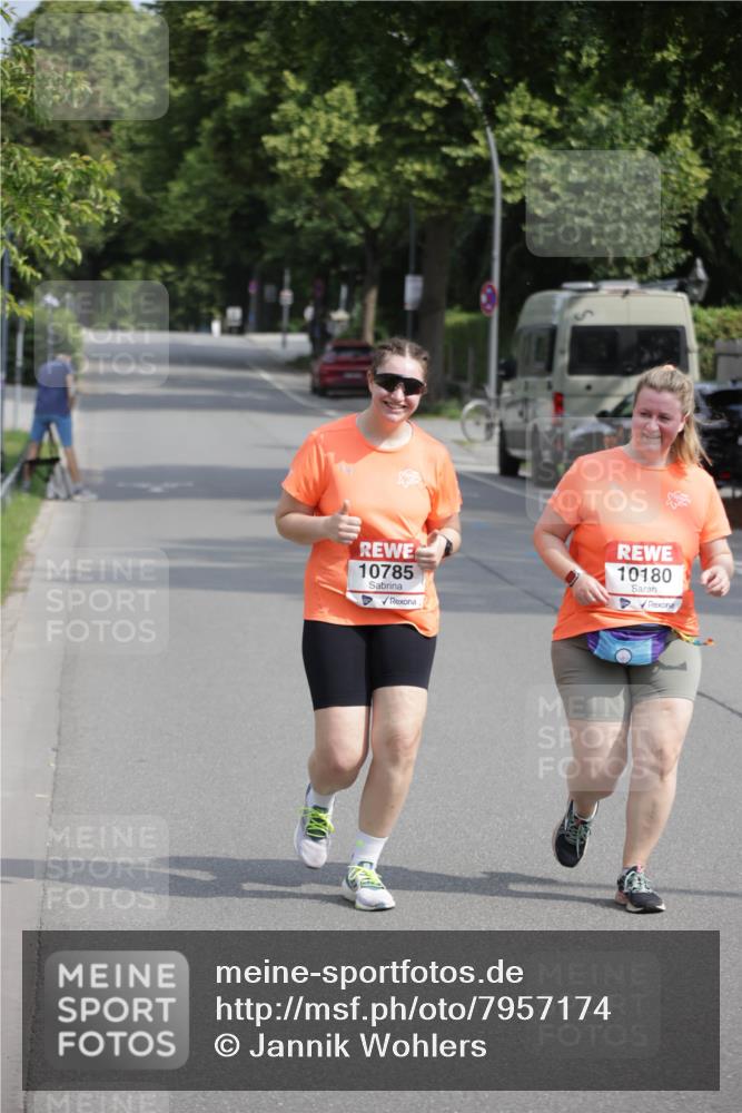 15.06.2025 - REWE Women's Run Jannik Wohlers http://msf.ph/oto/7957174 15.06.2025 09:14:34 Laufen 10785, 10180 meine-sportfotos.de