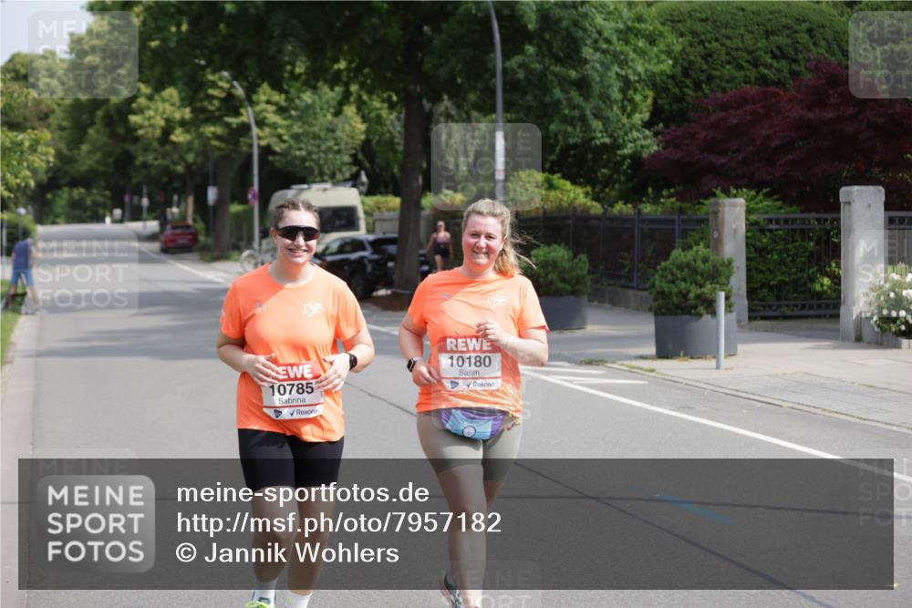 15.06.2025 - REWE Women's Run Jannik Wohlers http://msf.ph/oto/7957182 15.06.2025 09:14:35 Laufen 10785, 10180 meine-sportfotos.de