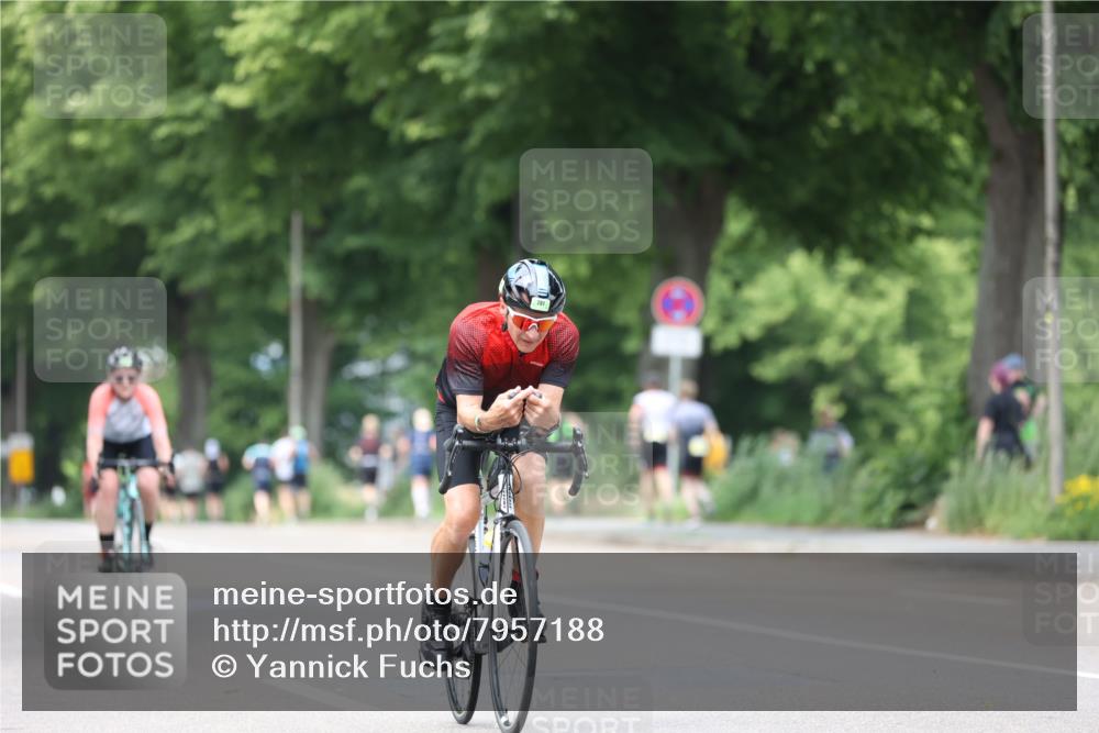 15.06.2025 - 7 Türme Triathlon Yannick Fuchs http://msf.ph/oto/7957188 15.06.2025 13:43:01 Radfahren 281, 379, 629 meine-sportfotos.de