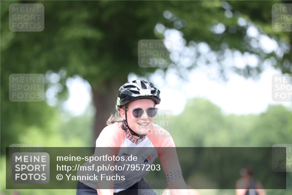 15.06.2025 - 7 Türme Triathlon Yannick Fuchs http://msf.ph/oto/7957203 15.06.2025 13:43:04 Radfahren 281, 379, 509 meine-sportfotos.de