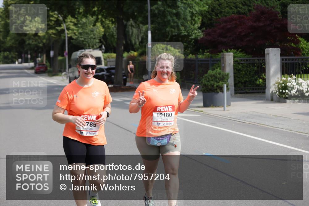 15.06.2025 - REWE Women's Run Jannik Wohlers http://msf.ph/oto/7957204 15.06.2025 09:14:36 Laufen 785, 10180 meine-sportfotos.de