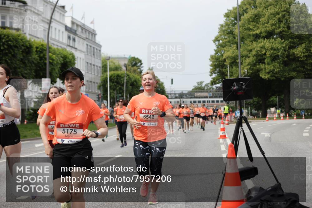 15.06.2025 - REWE Women's Run Jannik Wohlers http://msf.ph/oto/7957206 15.06.2025 09:43:52 Laufen 56, 5175, 5542 meine-sportfotos.de