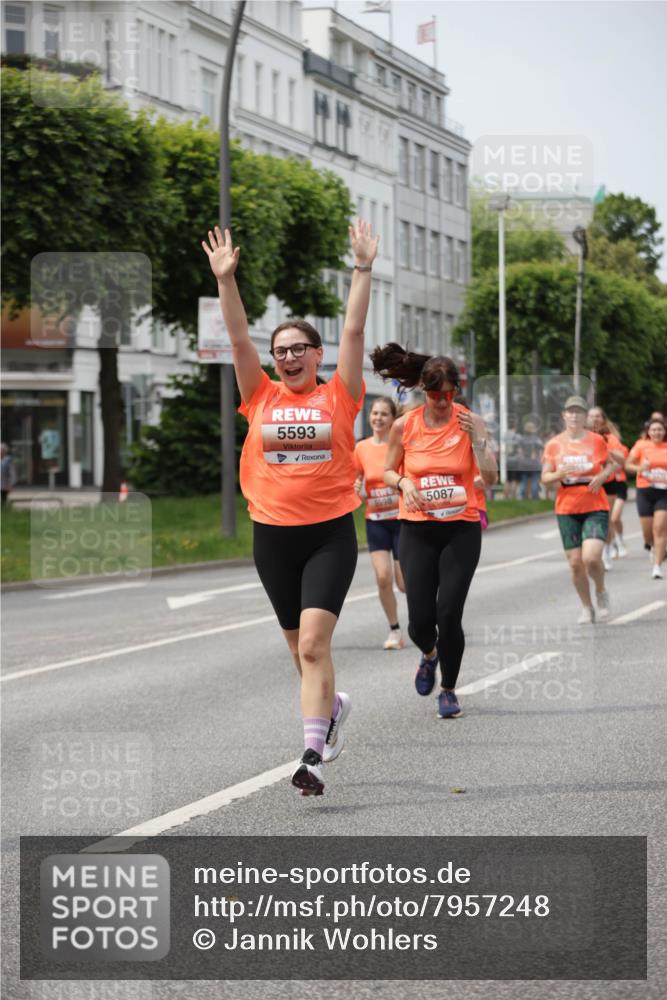 15.06.2025 - REWE Women's Run Jannik Wohlers http://msf.ph/oto/7957248 15.06.2025 09:43:55 Laufen 5593, 5598, 5087 meine-sportfotos.de