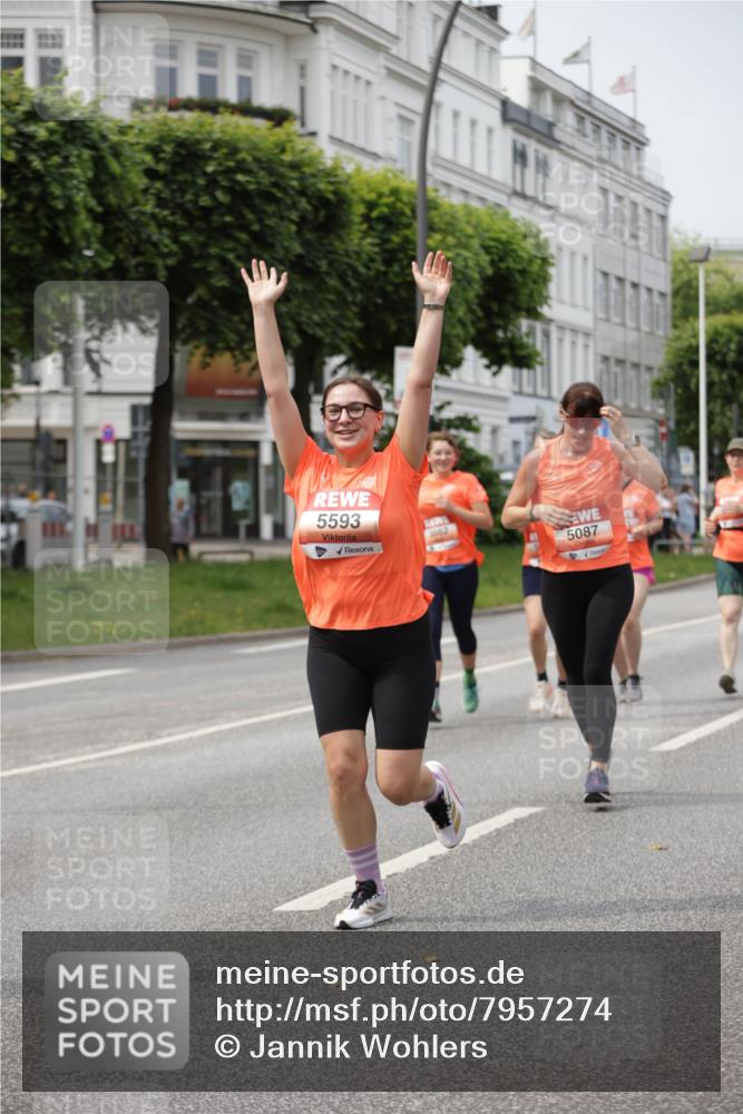 15.06.2025 - REWE Women's Run Jannik Wohlers http://msf.ph/oto/7957274 15.06.2025 09:43:56 Laufen 5593, 5087 meine-sportfotos.de