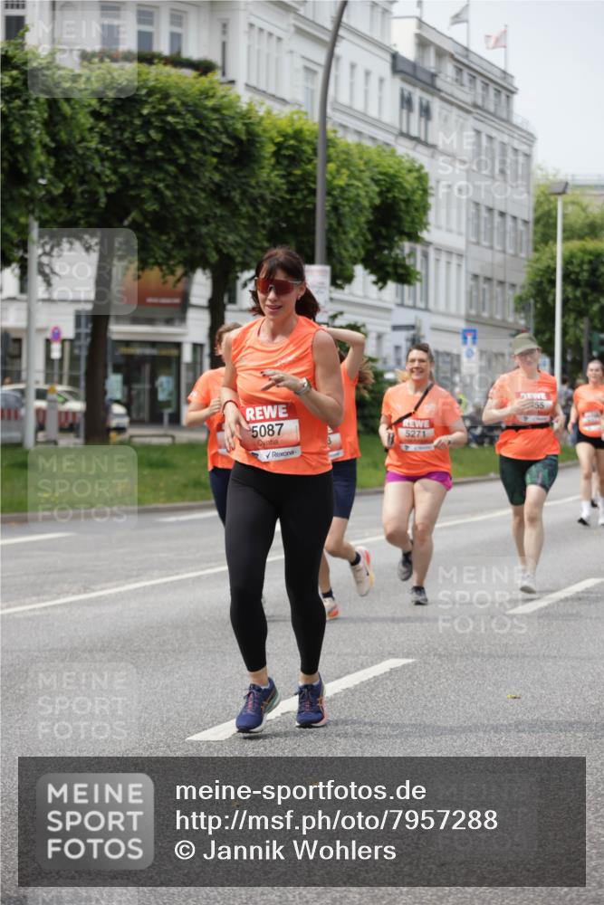 15.06.2025 - REWE Women's Run Jannik Wohlers http://msf.ph/oto/7957288 15.06.2025 09:43:57 Laufen 111, 1111, 5087, 5271, 55 meine-sportfotos.de