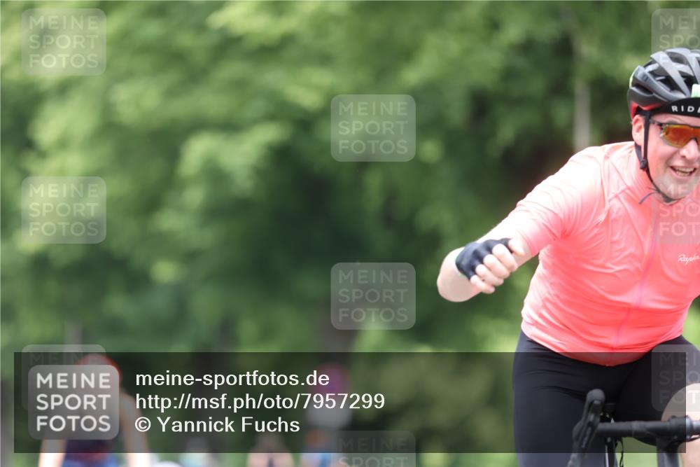 15.06.2025 - 7 Türme Triathlon Yannick Fuchs http://msf.ph/oto/7957299 15.06.2025 13:43:29 Radfahren 195, 600, 933, 987, 1110 meine-sportfotos.de