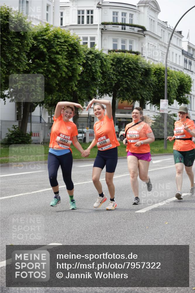 15.06.2025 - REWE Women's Run Jannik Wohlers http://msf.ph/oto/7957322 15.06.2025 09:43:58 Laufen 5662, 5598, 5271, 5455 meine-sportfotos.de