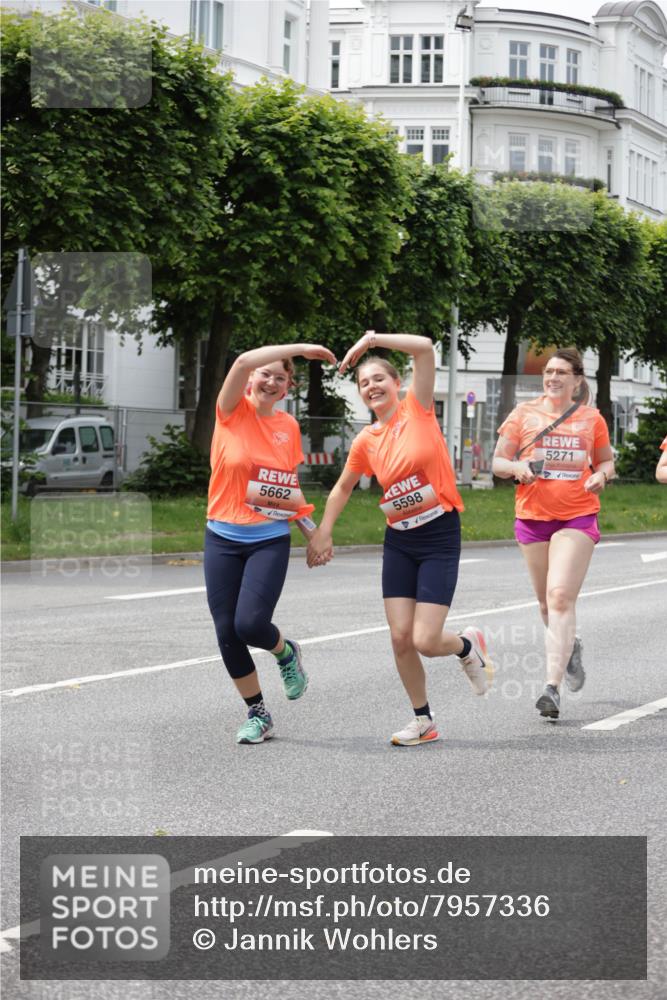 15.06.2025 - REWE Women's Run Jannik Wohlers http://msf.ph/oto/7957336 15.06.2025 09:43:59 Laufen 5662, 5598, 5271 meine-sportfotos.de